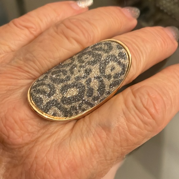 NWOT Bo Ho Gold Tone Ring With Gray and Sparkling Animal Print - Picture 3 of 7